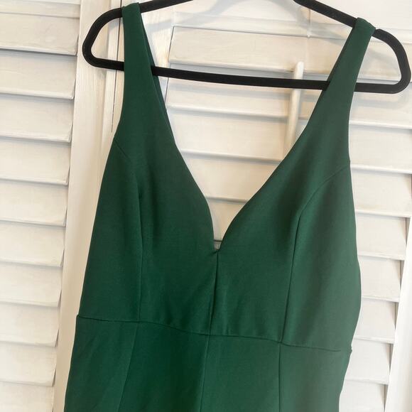 Lulu’s Instant Icon Dark‎ Green V-Neck Sleeveless Jumpsuit Size XL - Picture 4 of 10